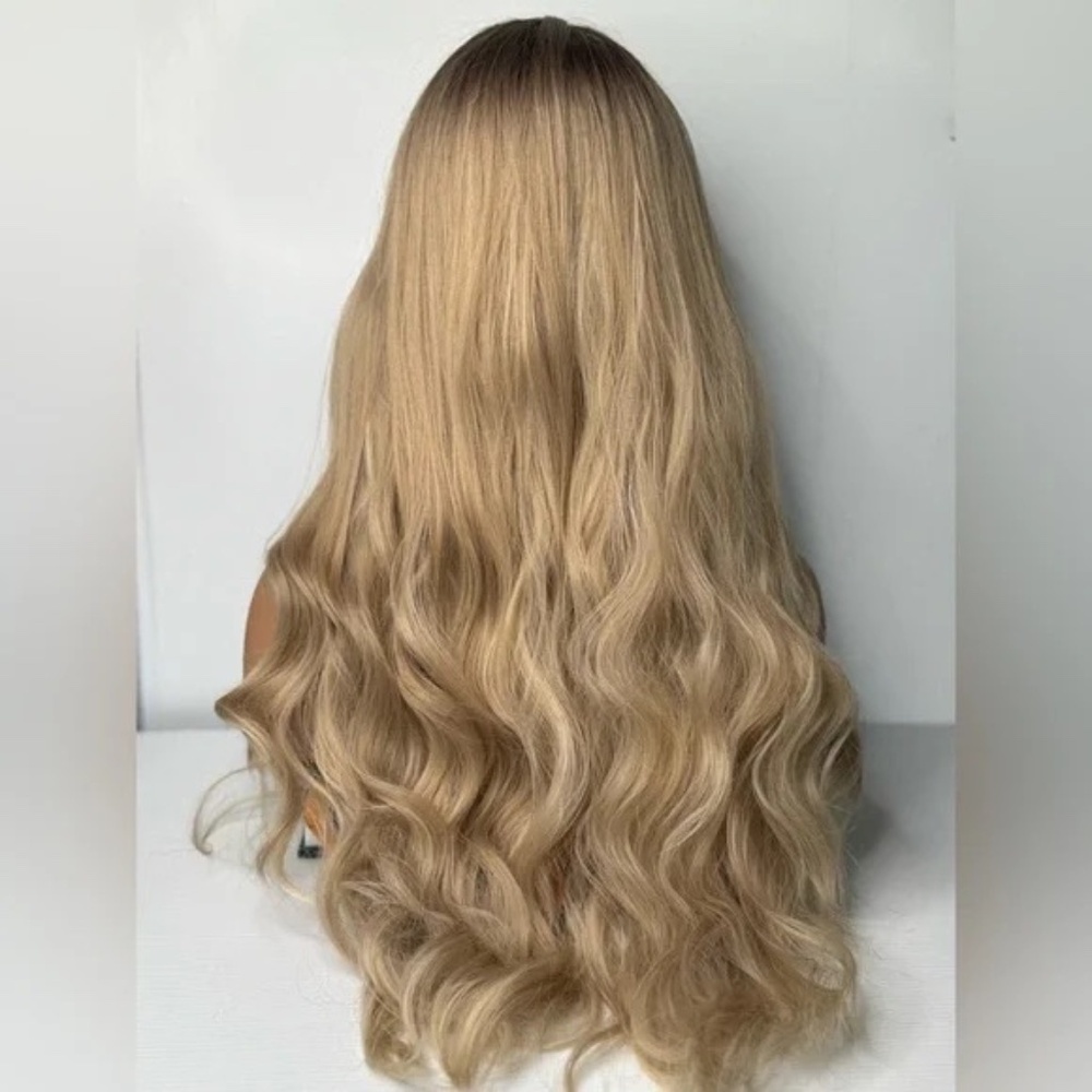 Blonde Lace Front Wig – Long Wavy Ombre Wig with Natural Hairline 28 In - Picture 7 of 10